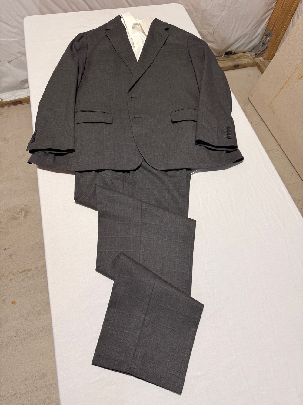Haggar Classic Men's Gray Plaid Suit Jacket & Trousers